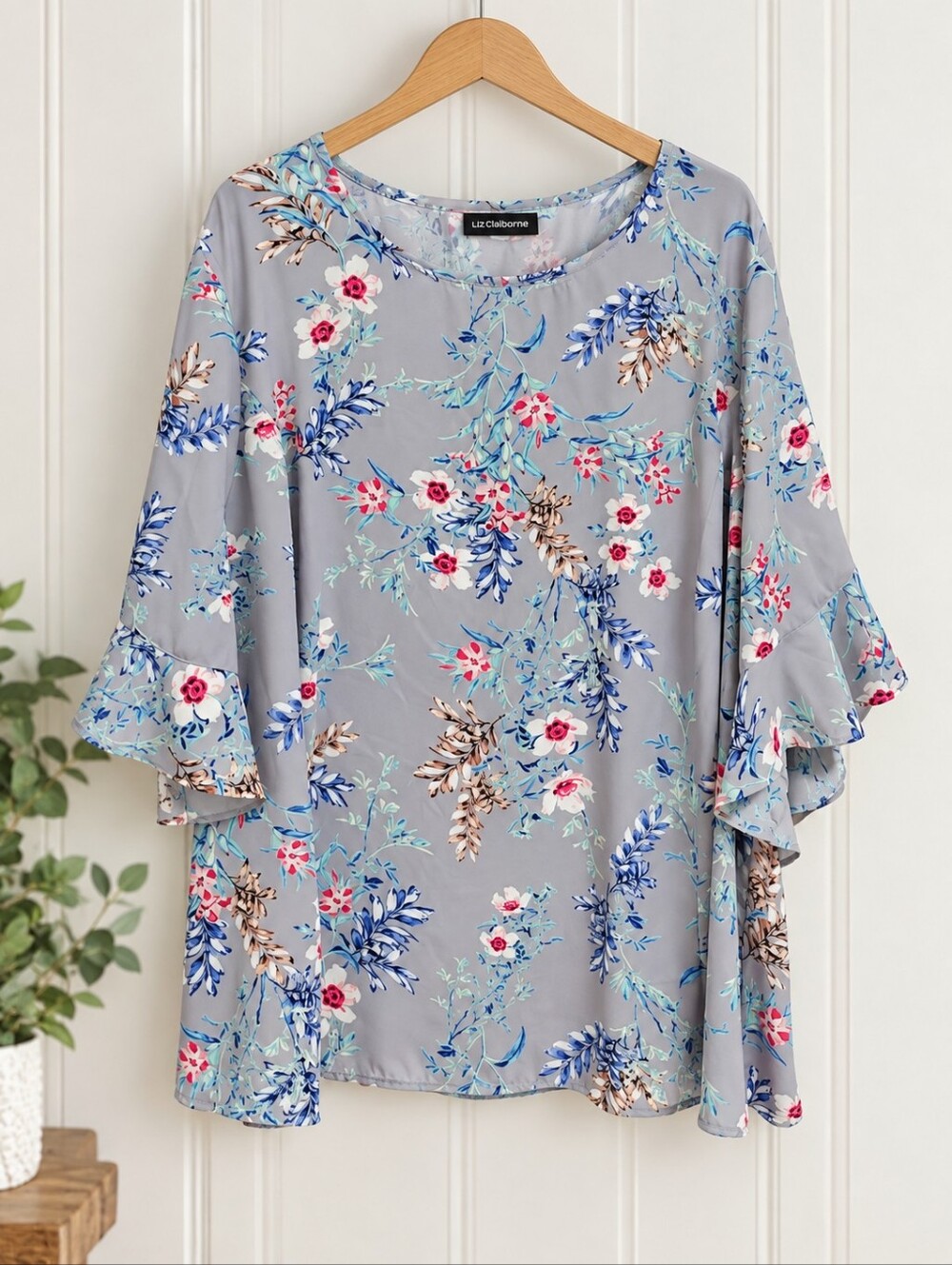 Liz Claiborne Gray Floral Ruffle-Sleeve Blouse Blue and Pink Accents Size 4XL